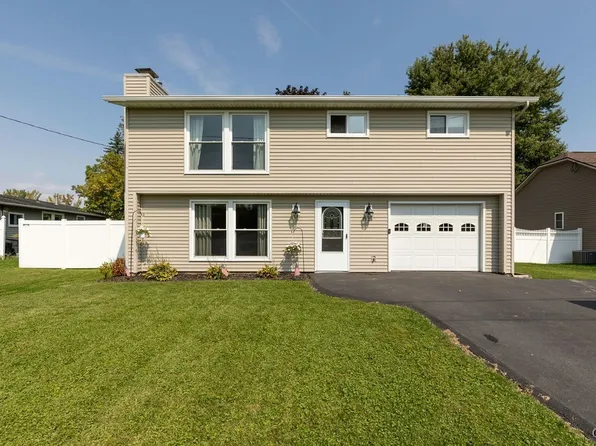 7833 Marina Dr, Bridgeport, NY 13030