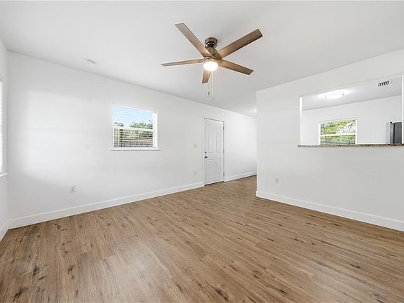 3rd image of 1009 Nebraska St