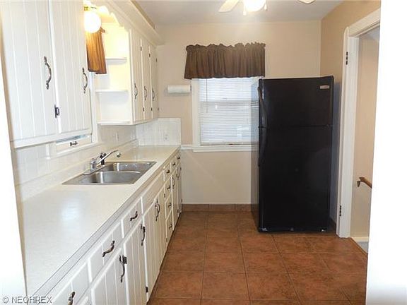 4th image of 2338 Lyon Blvd
