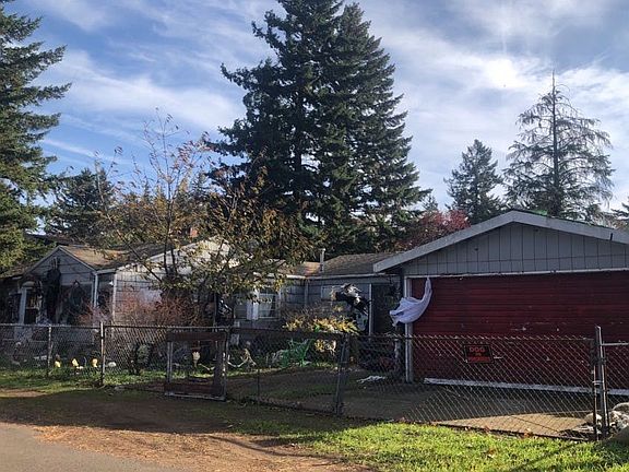 2nd image of 6830 SE Brehaut St