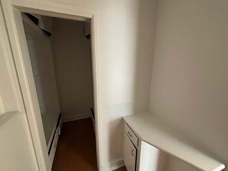 821 S Serrano Ave #4 — Photo 14
