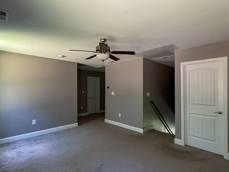 7550 Hillside Ave — Photo 16