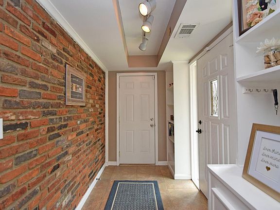 2nd image of 1706 Grandle Ct