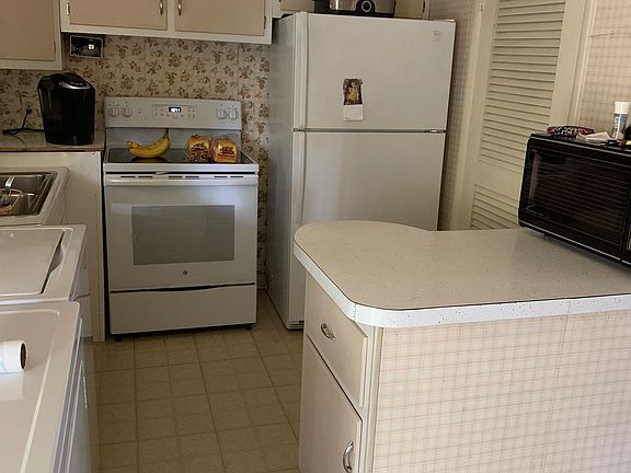 2nd image of 16 Kent Rd