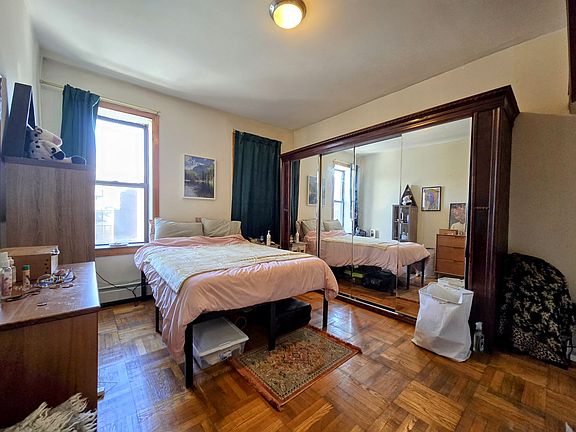5th image of 253 Rogers Ave #3