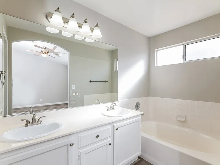 2037 Madica Ave — Photo 12