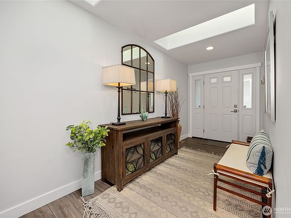 5th image of 2885 Lakeshore Drive