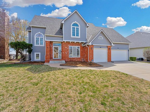 3rd image of 2710 N Dublin Cir
