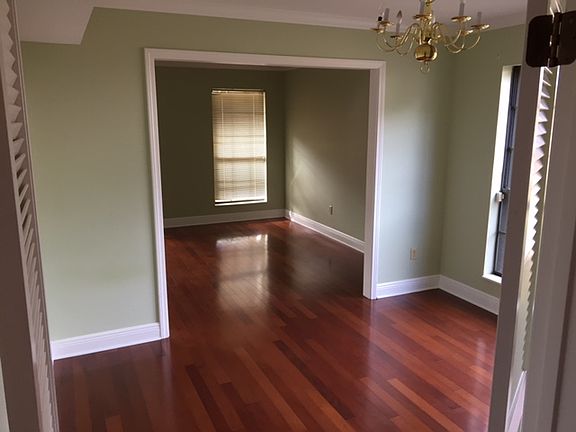 3rd image of 1802 Acacia Dr