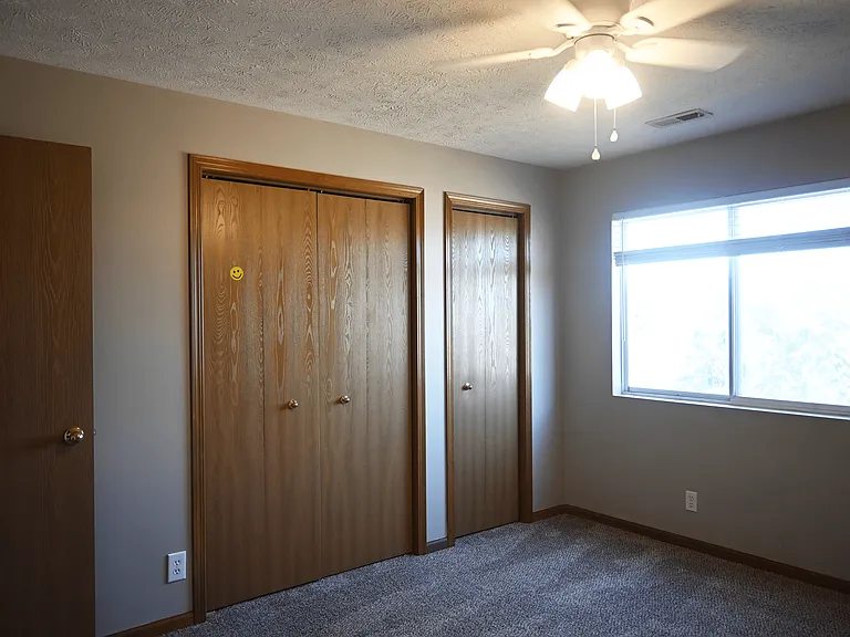 112 E Glenmore Dr — Photo 35