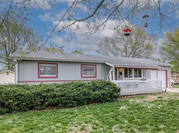 601 SE Morningside Dr, Lees Summit, MO 64063