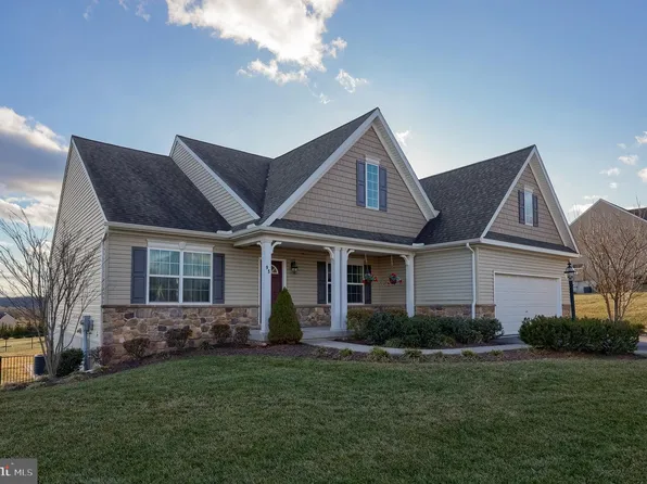 95 Hunters Chase, Etters, PA 17319