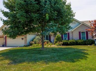 4 Foxbriar Ct, Saint Peters, MO 63376