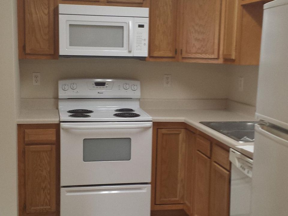 1st image of 823 Emma Dr