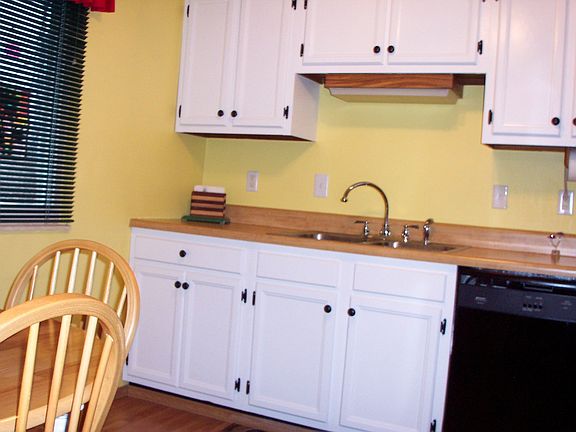 Eat-in Kitchen