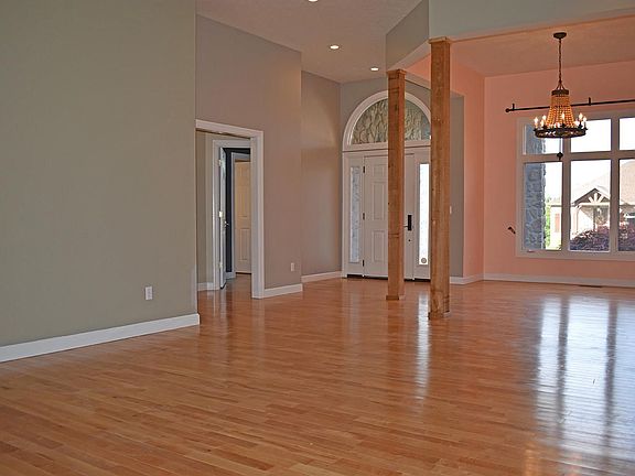 3rd image of 3229 S Juniper Ave