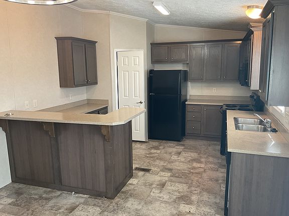 3rd image of 272 Bandera St #377