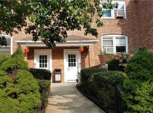 35 Prospect St APT 1, Great Neck, NY 11021