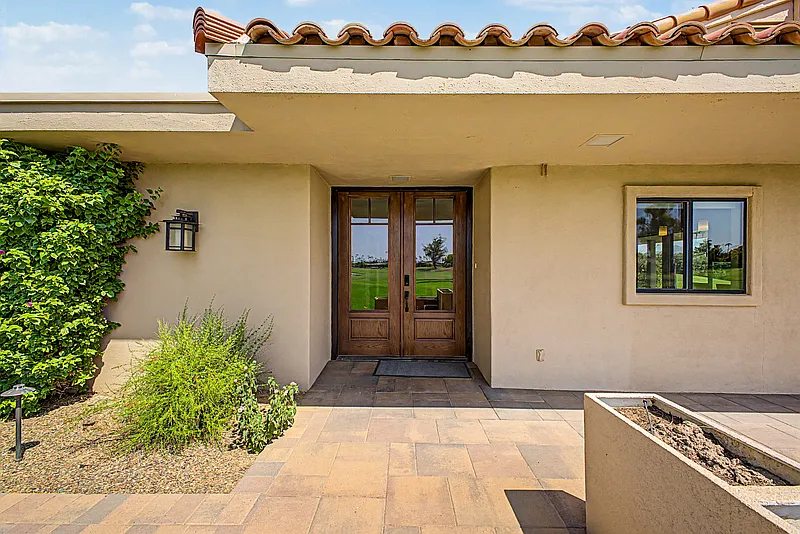 3 bed, 3.0 bath, 2382 sqft, $5,800 — Photo 3