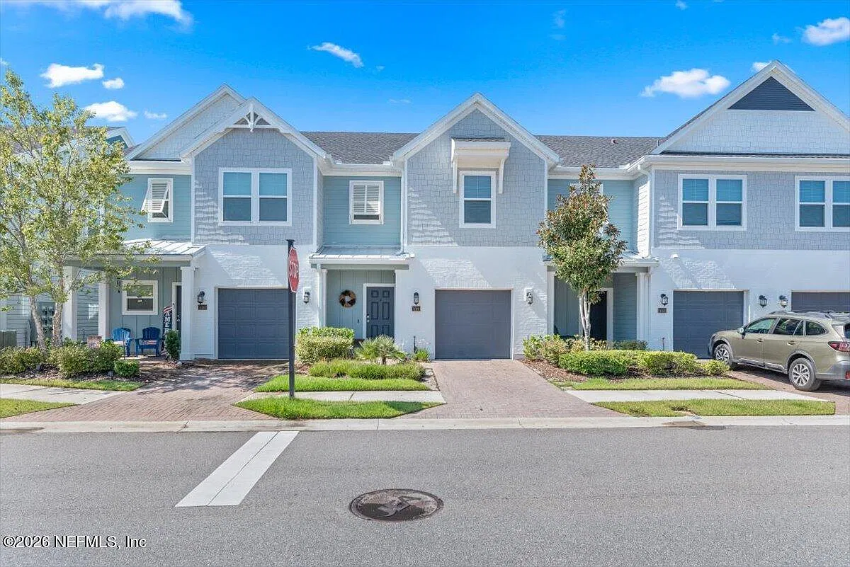 2 bed, 2.5 bath, 1611 sqft, $2,500 — Photo 1