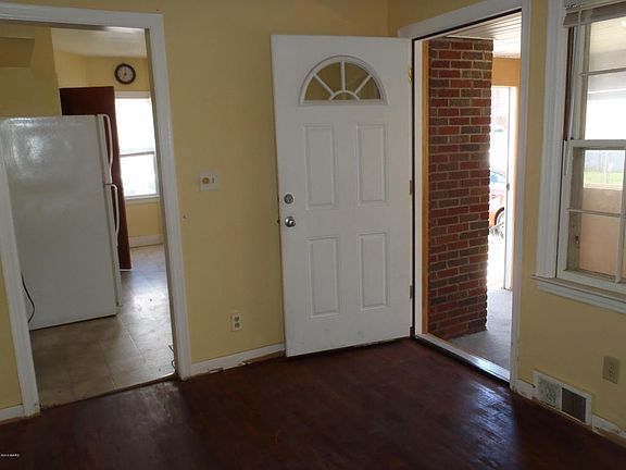 4th image of 2052 Martin Ave SE