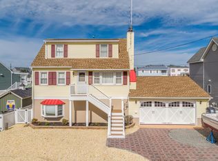 6 Myrtle Dr, Manahawkin, NJ 08050