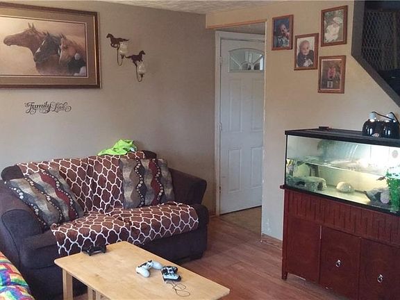 3rd image of 2216 Kenmore Ave