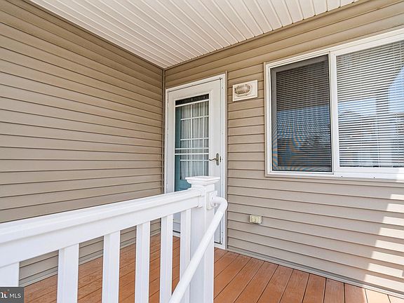 5th image of 321 Jefferis Ave