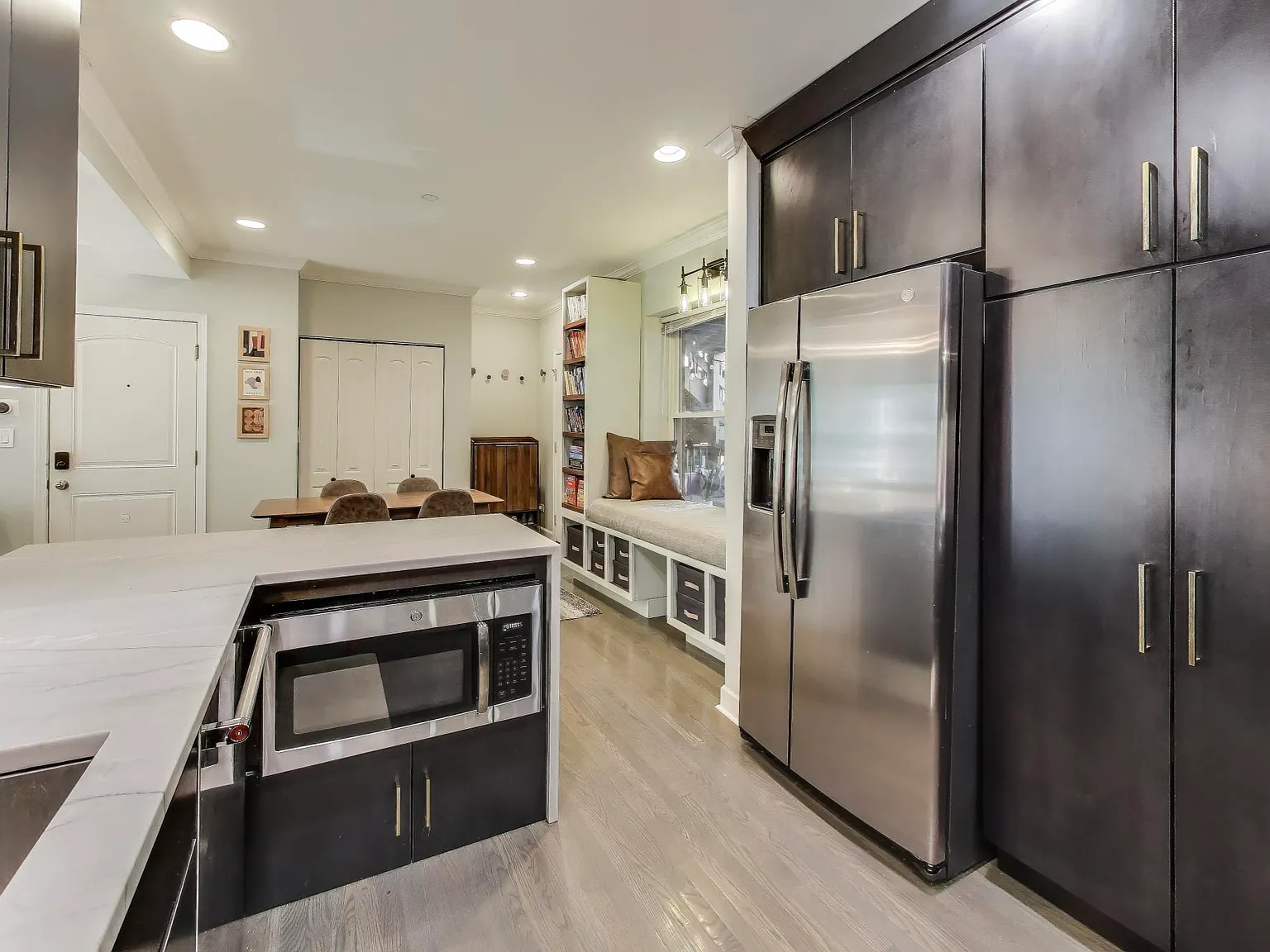 2 bed, 1084 sqft, $3,595 — Photo 4