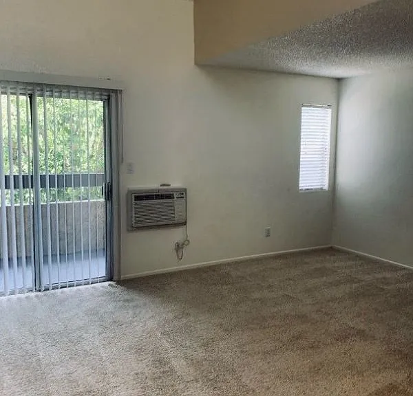 Villa del Sol Apartments — Photo 12