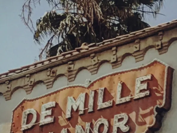 DE MILLE MANOR