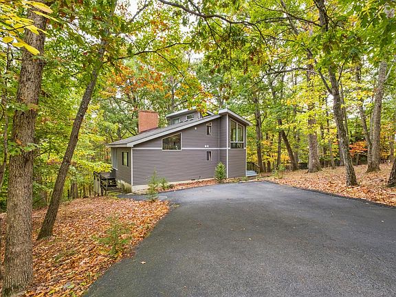 3rd image of 266 Elk Ln