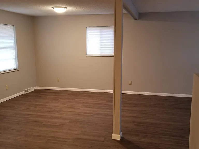 2568 Robin Cir — Photo 6