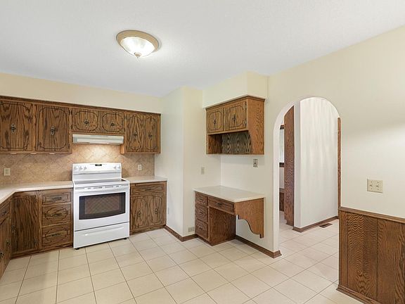 5th image of 8600 176th Ave NW