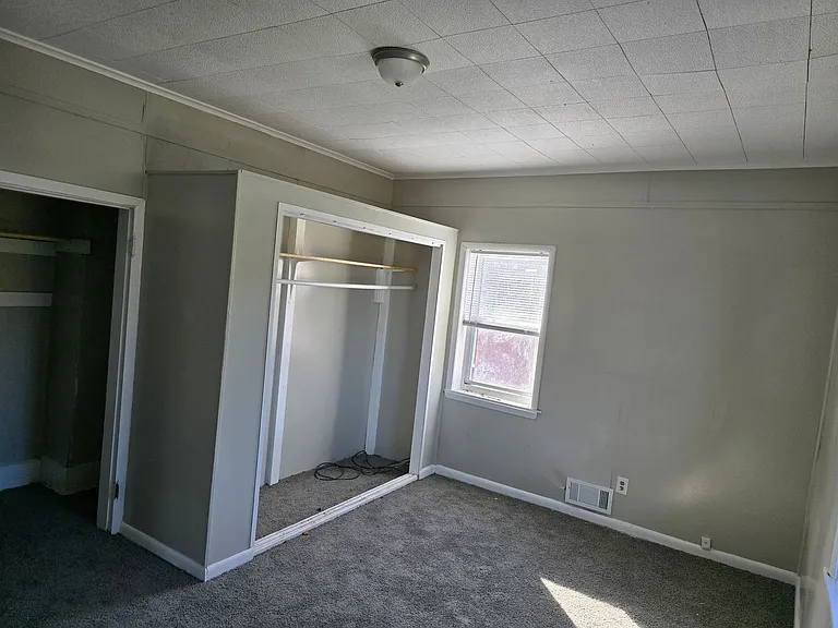 1521 & 1521 1/2 E Kirby Ave (AARC Management, LLC) — Photo 20