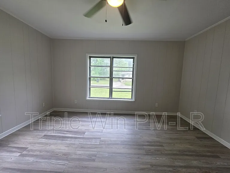 104 E Georgia St — Photo 22