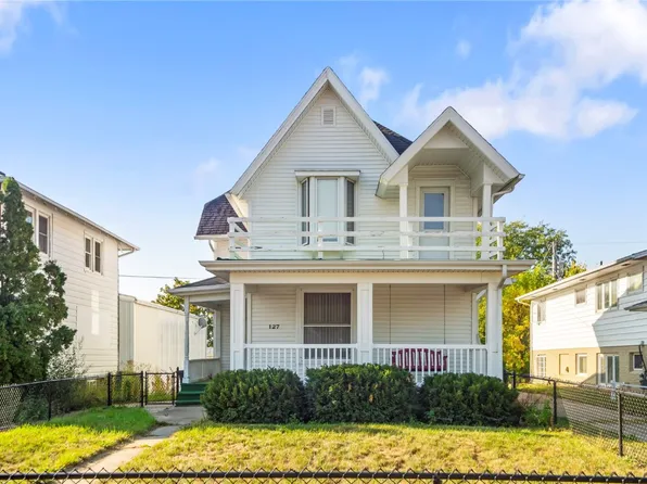 127 33rd St NE, Cedar Rapids, IA 52402