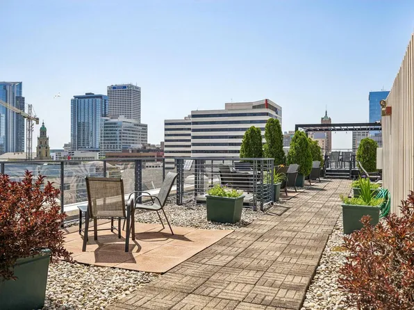 270 E Highland AVENUE #424, Milwaukee, WI 53202