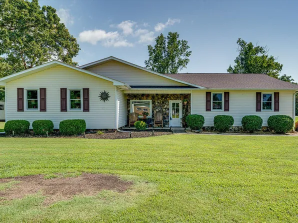 9006 Lake Carolyn Ln, Soddy Daisy, TN 37379