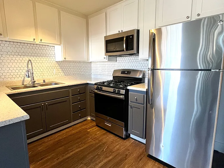 Lakehouse Apartments — Photo 19