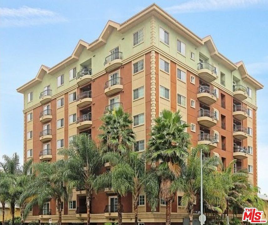 1st image of 700 S Ardmore Ave Penthouse 1