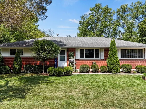 2061 Ridgebury Dr, Dayton, OH 45440