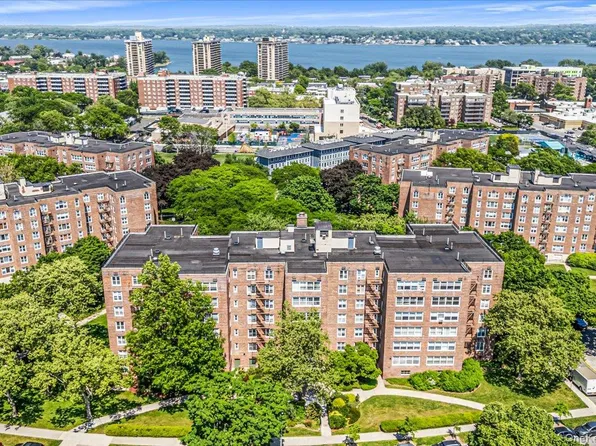 18-65 211th Street #3K, Bayside, NY 11360