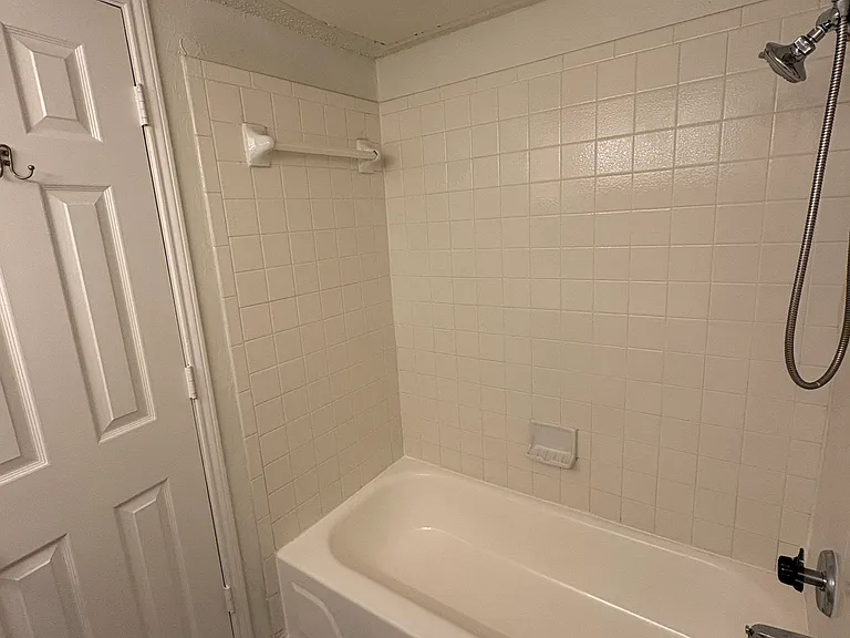827 W Harwood Rd #E — Photo 21