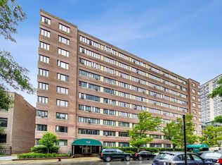 708 W Bittersweet Pl APT 512, Chicago, IL 60613