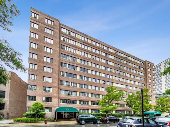 708 W Bittersweet Pl APT 512, Chicago, IL 60613