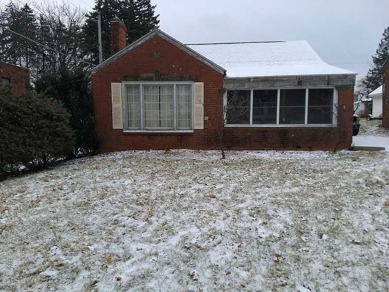1st image of 561 Crescent Rd