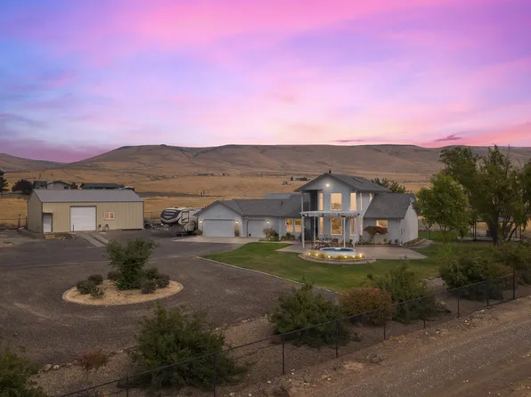 511 Saint Hilaire Rd, Yakima, WA 98901