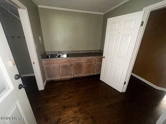 5th image of 1014 Crawford Springs Rd