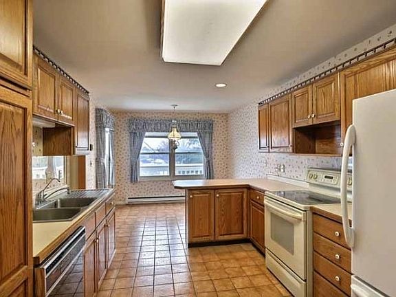 5th image of 3145 Madonna Dr